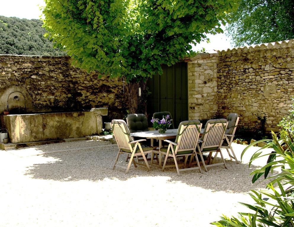 Le Mas De La Fontaine Bed and Breakfast Le Pegue Eksteriør billede